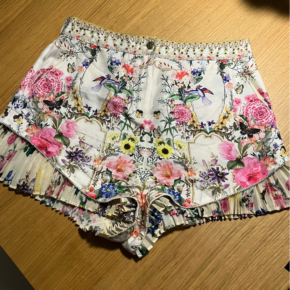 Camilla Boheme Shorts With Pleat Underlay, Floral Silk - Picture 2 of 8